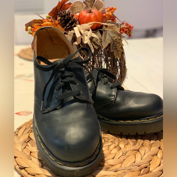 Dr Martens EUC vintage oxfords made in England - Picture 5 of 10